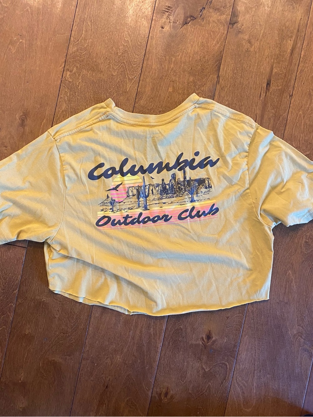 Columbia Outdoor Club Yellow Graphic Crop Tee size S